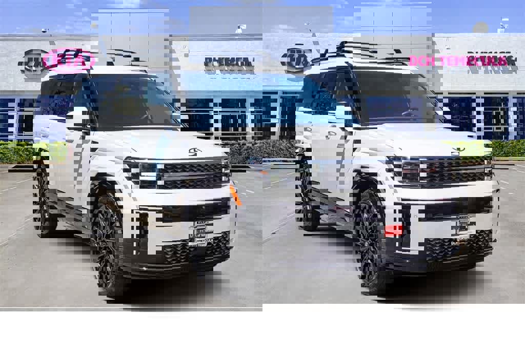 Used 2025 Hyundai Santa Fe Calligraphy image 3