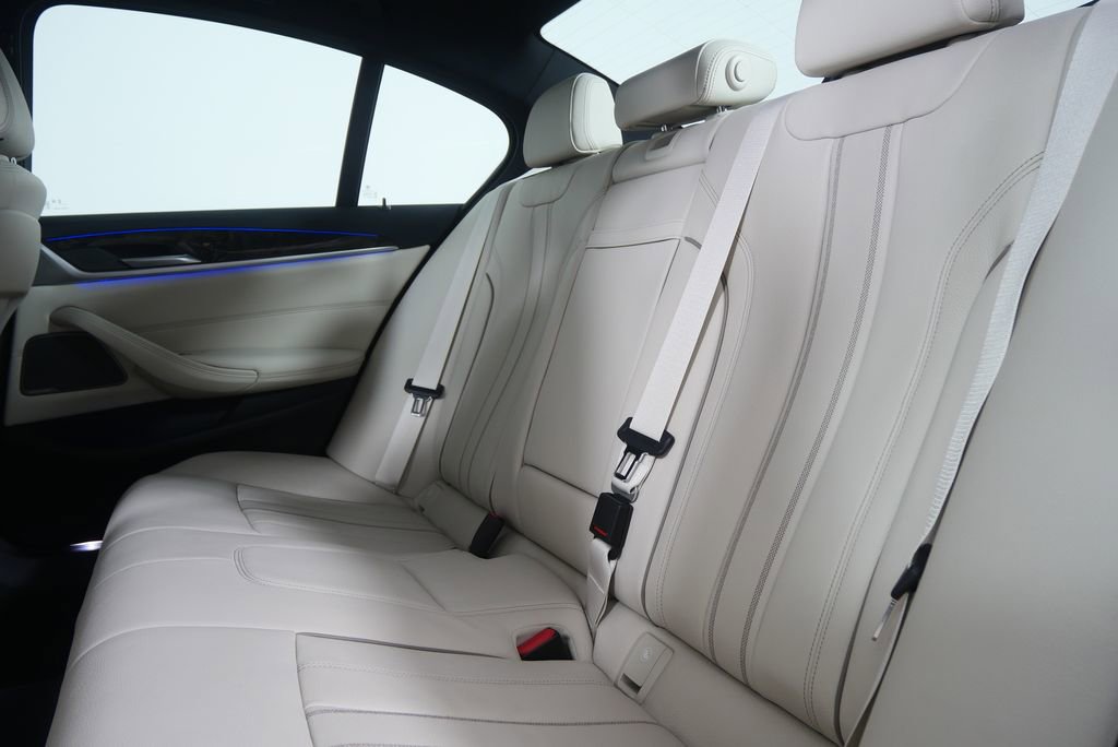 Certified 2023 BMW 530i w/ Premium Package image 16