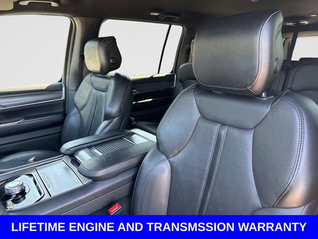 Used 2024 Jeep Wagoneer L Series II RWD image 23