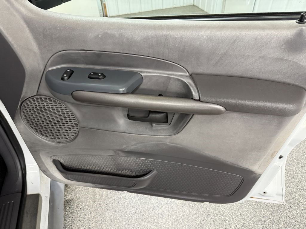 Used 2001 Ford Explorer Sport Trac 4x4 image 29