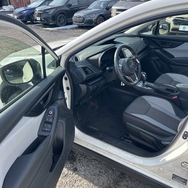 Used 2023 Subaru Crosstrek 2.0i Premium image 2