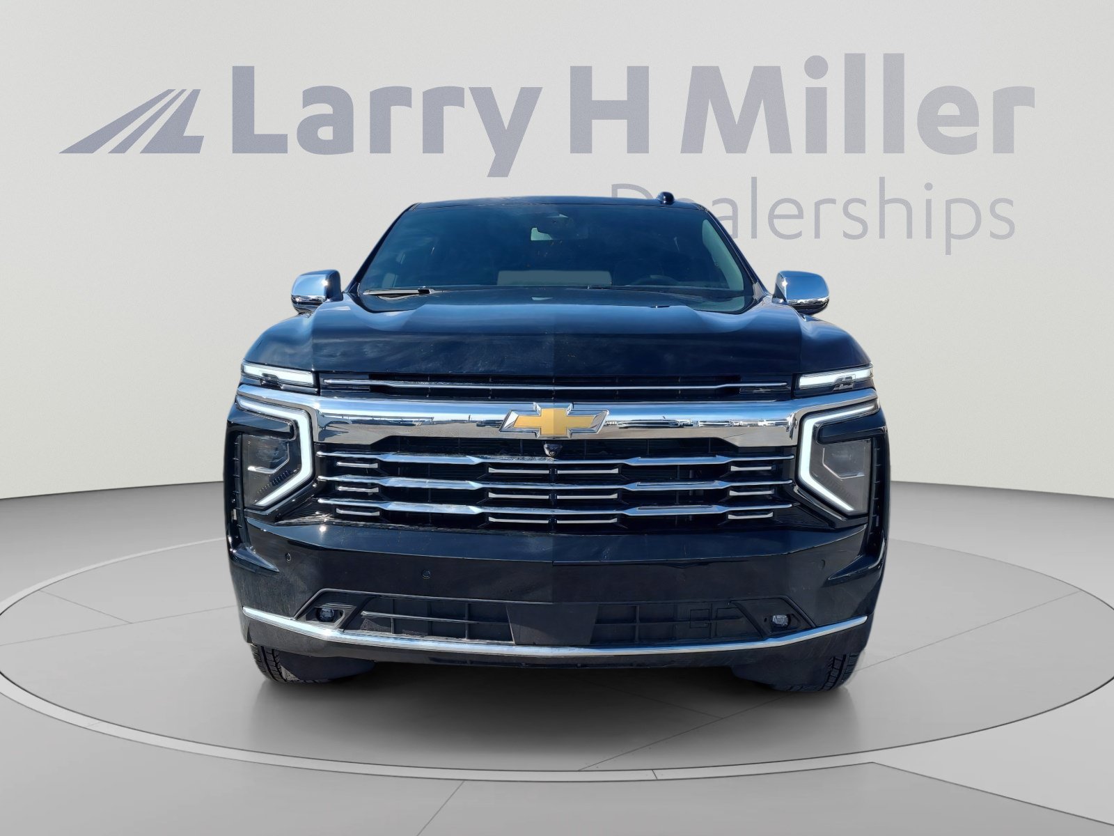 New 2026 Chevrolet Suburban Premier w/ Sun And Tow Package AWD/4WD image 8