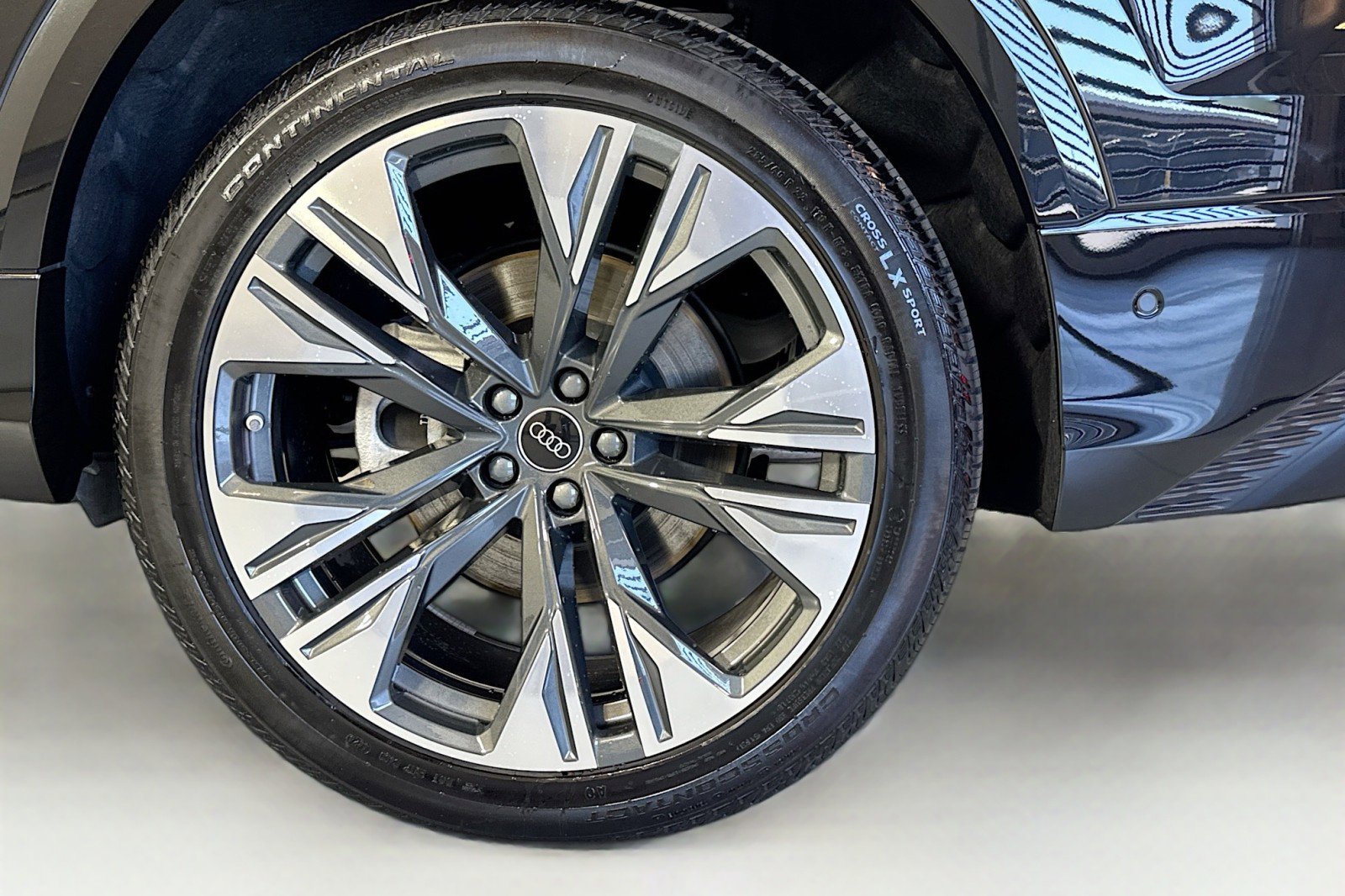 Used 2025 Audi Q8 Premium w/ Black Optic Package AWD/4WD image 30