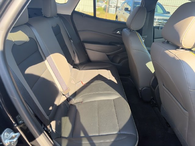 Used 2024 Chevrolet Trax ACTIV w/ Sunroof Package FWD image 29