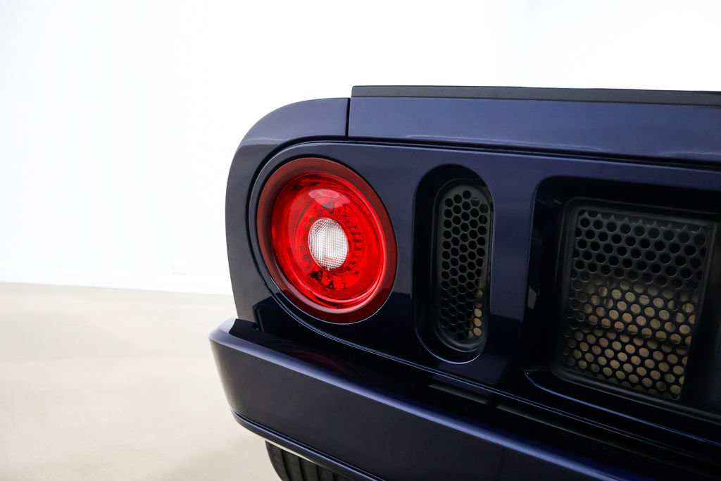 Used 2005 Ford GT RWD image 65