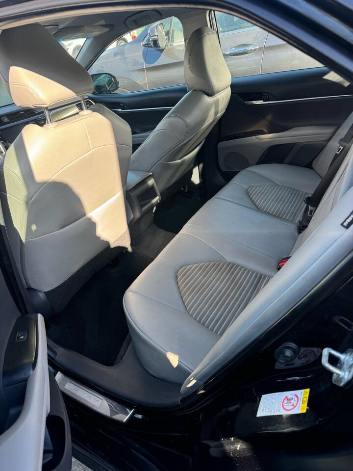 Used 2018 Toyota Camry SE w/ Protection Package (Q2) image 5