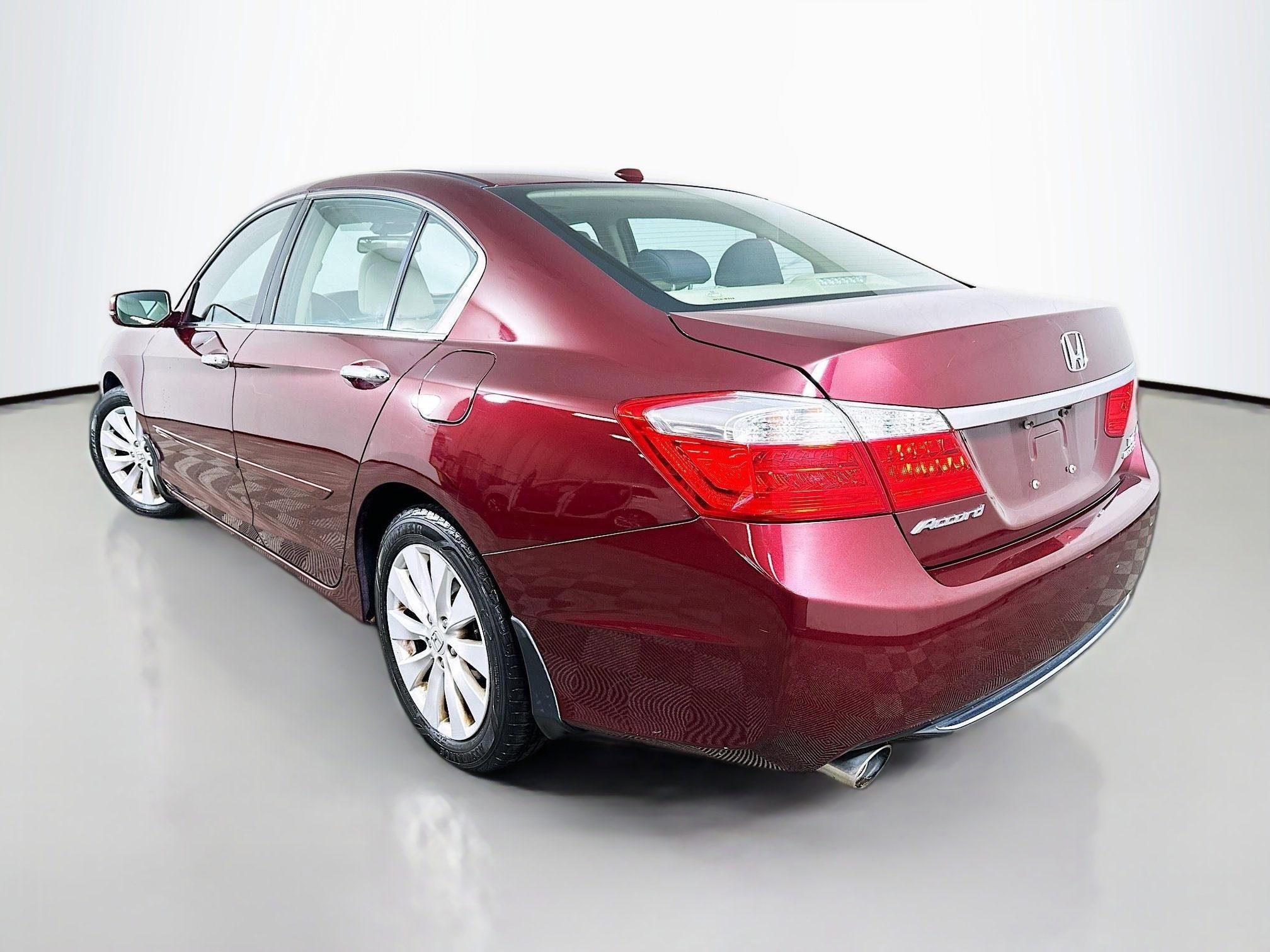 Used 2014 Honda Accord Touring image 5