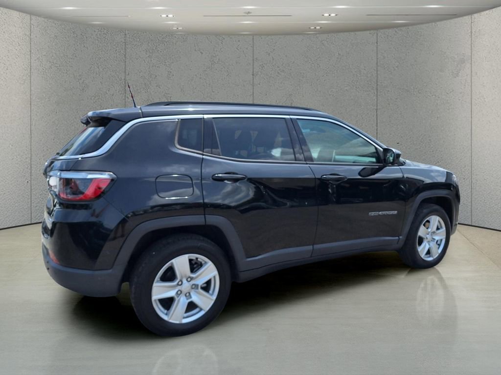 Used 2022 Jeep Compass Latitude w/ Convenience Group AWD/4WD image 5