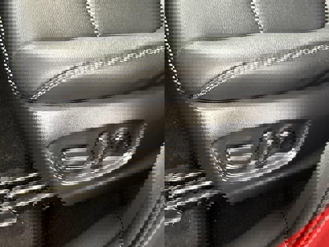 Used 2026 Toyota Corolla Cross XLE w/ Convenience Package image 20