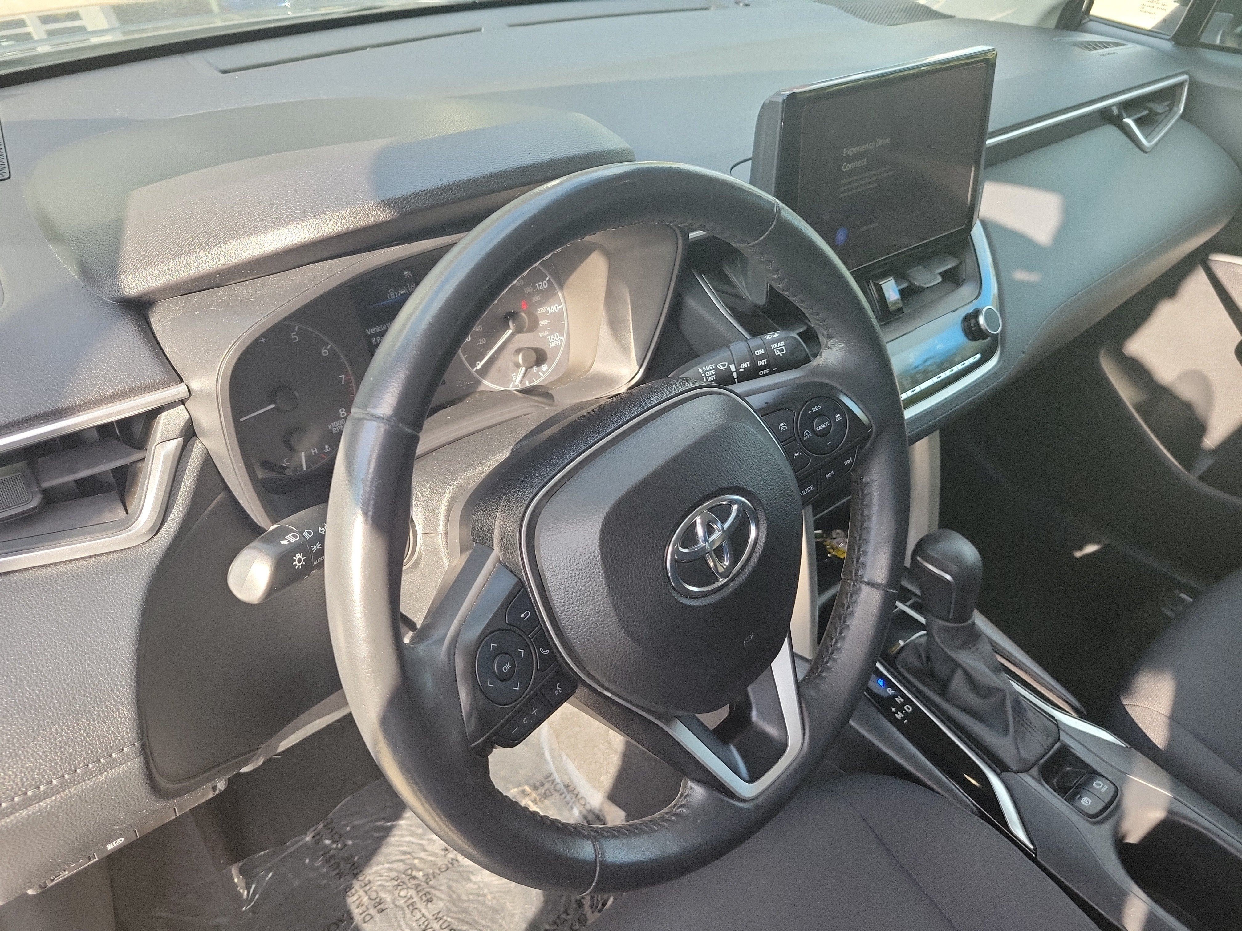 Used 2023 Toyota Corolla Cross LE FWD image 23