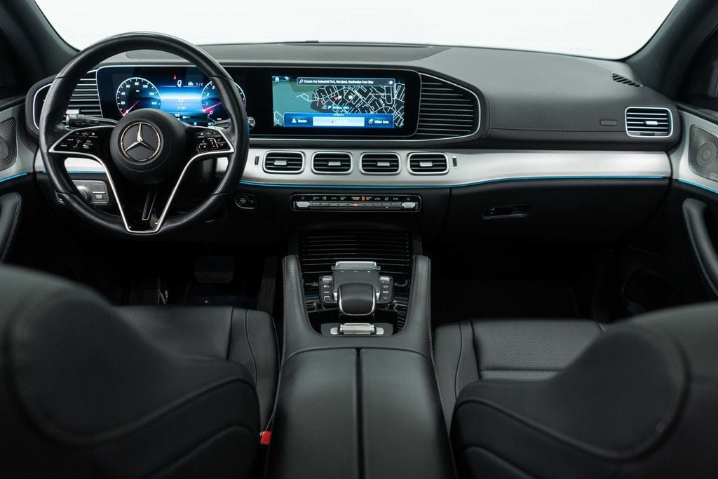 Used 2025 Mercedes-Benz GLS 450 4MATIC image 9
