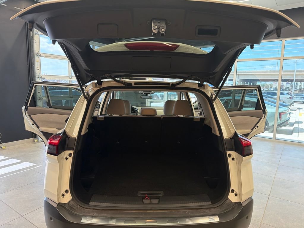 Used 2023 Nissan Rogue SV FWD image 35