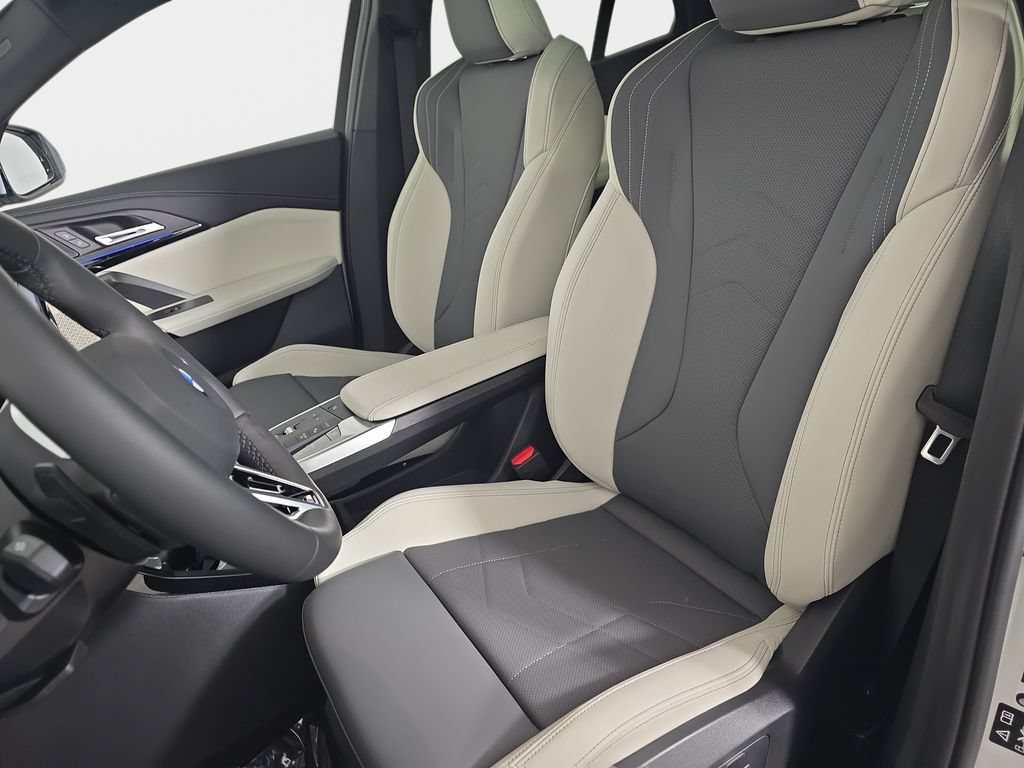 New 2026 BMW X2 xDrive28i w/ Technology Package AWD/4WD image 15