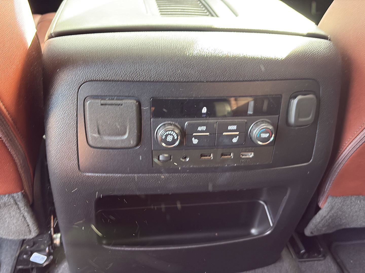 Used 2019 Chevrolet Tahoe Premier w/ Premier Plus Edition image 17