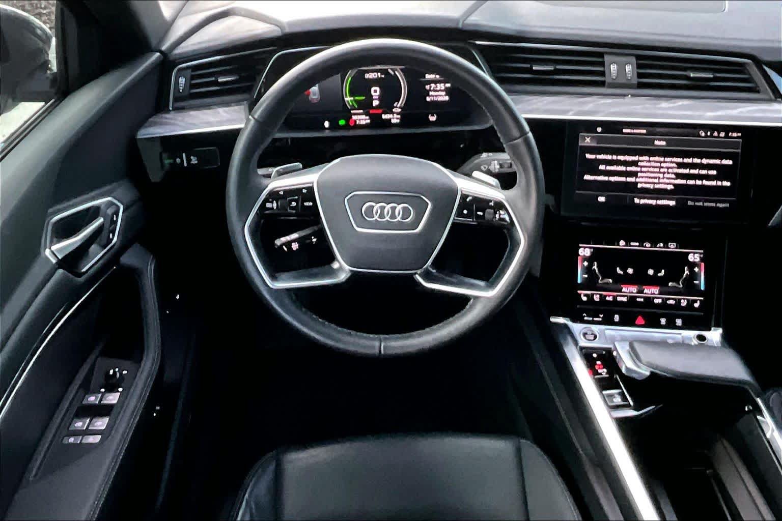 Used 2023 Audi e-tron Premium Plus w/ Premium Plus Package AWD/4WD image 6