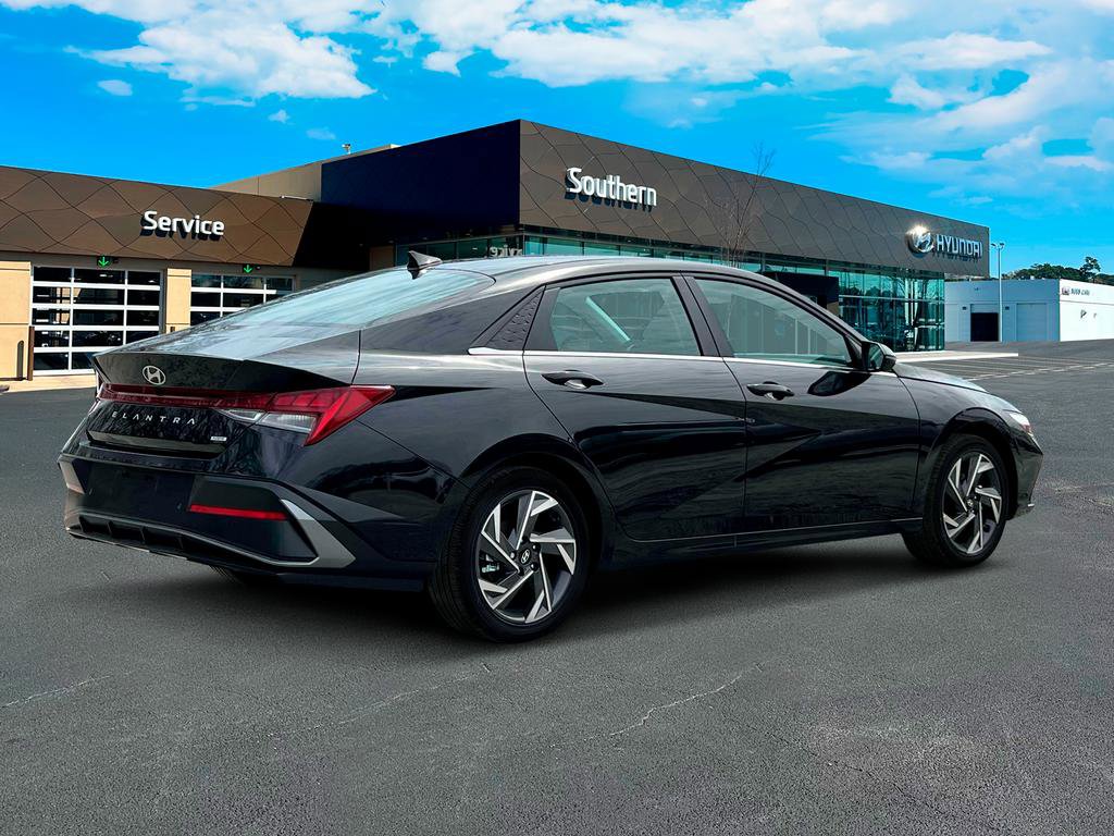 New 2025 Hyundai Elantra Limited FWD image 10