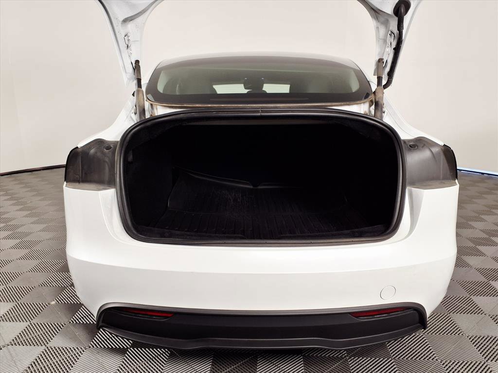 Used 2024 Tesla Model 3 Standard Range image 8
