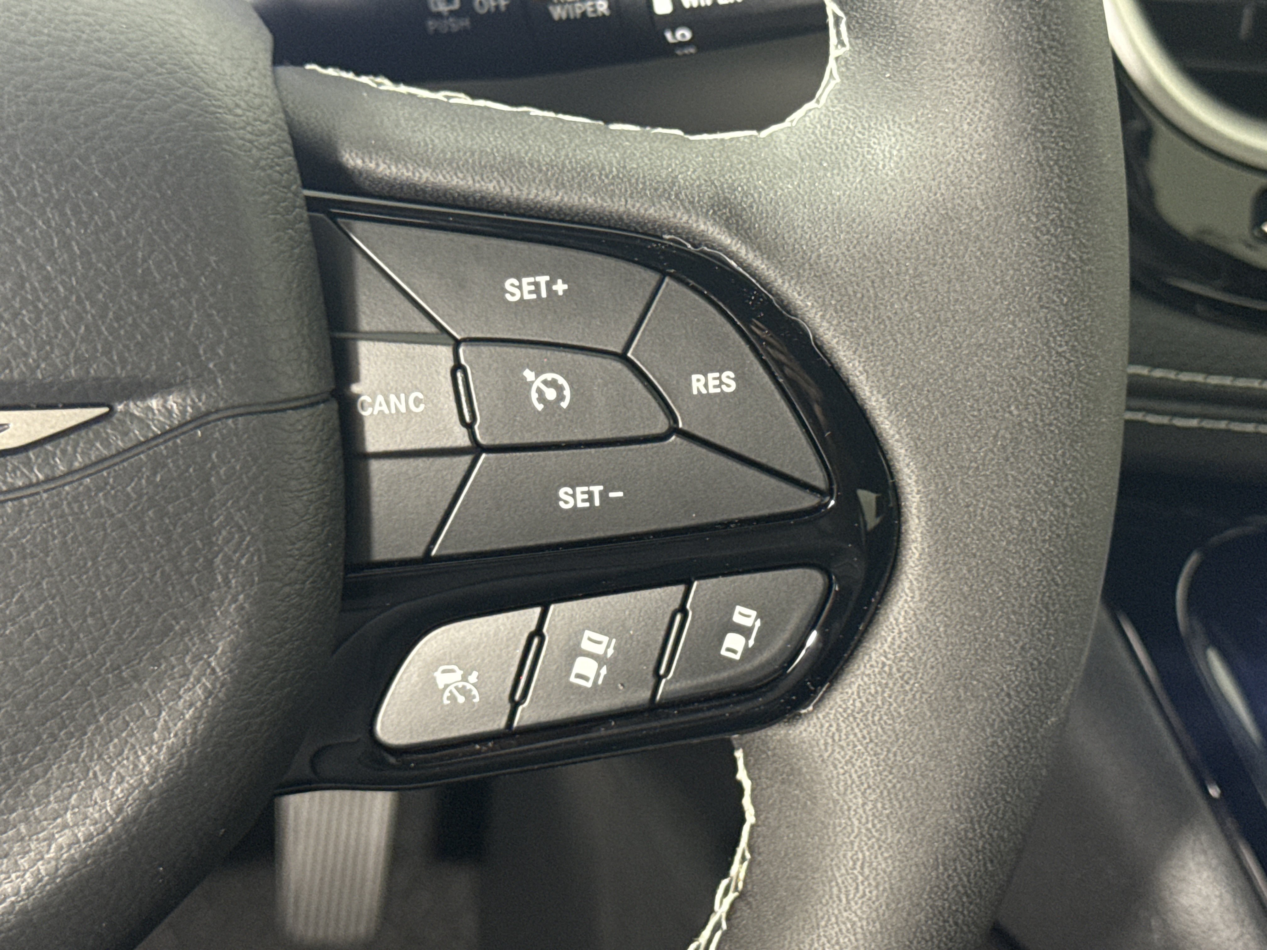 New 2027 Chrysler Pacifica Limited FWD image 18