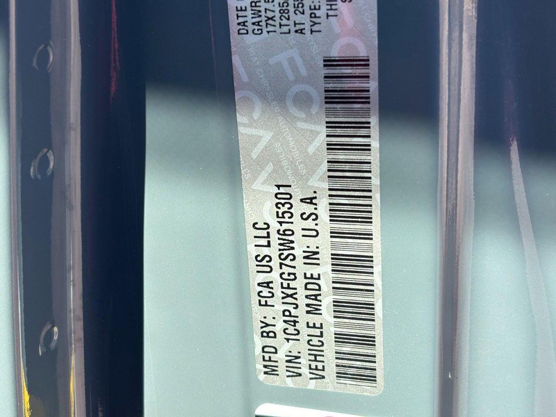 Used 2025 Jeep Wrangler Unlimited Rubicon w/ Convenience Group image 25