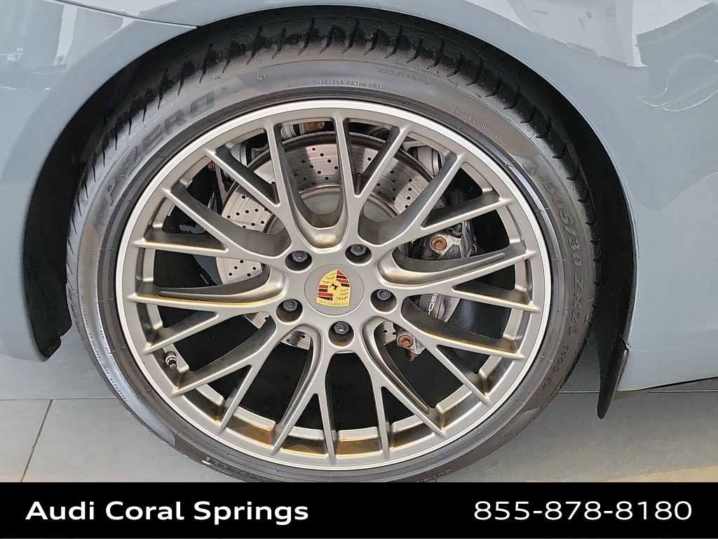 Used 2017 Porsche 911 Carrera image 8