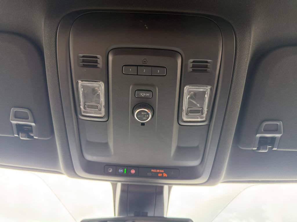 Used 2022 GMC Yukon SLT AWD/4WD image 36