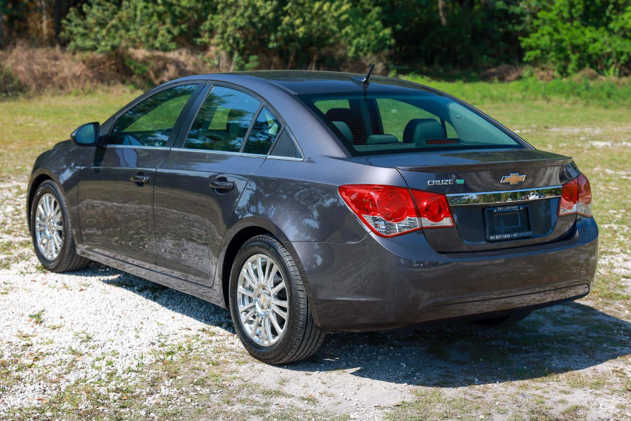 Used 2011 Chevrolet Cruze Eco FWD image 5