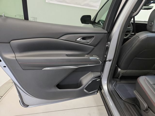 New 2026 Chevrolet Traverse RS w/ LPO, Floor Liner Package FWD image 44