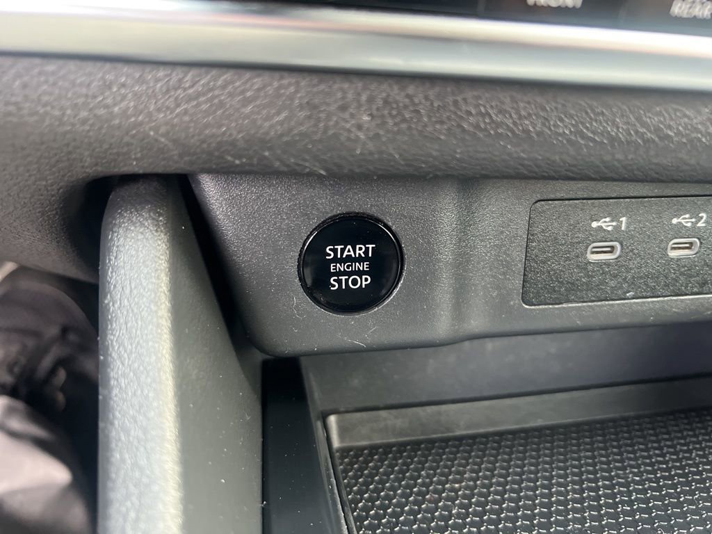 Used 2024 Nissan Rogue SV image 52