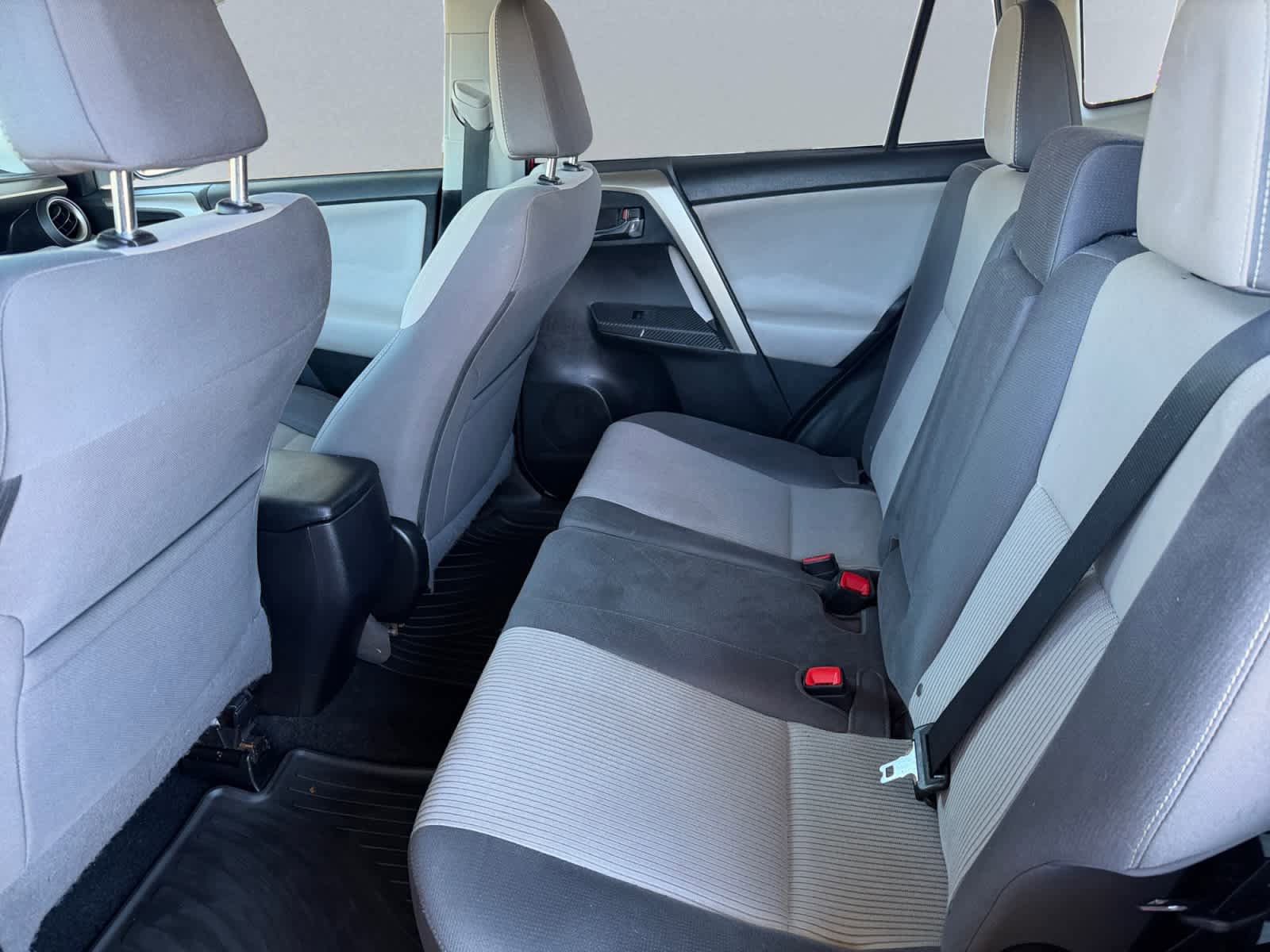 Used 2014 Toyota RAV4 XLE AWD/4WD image 18