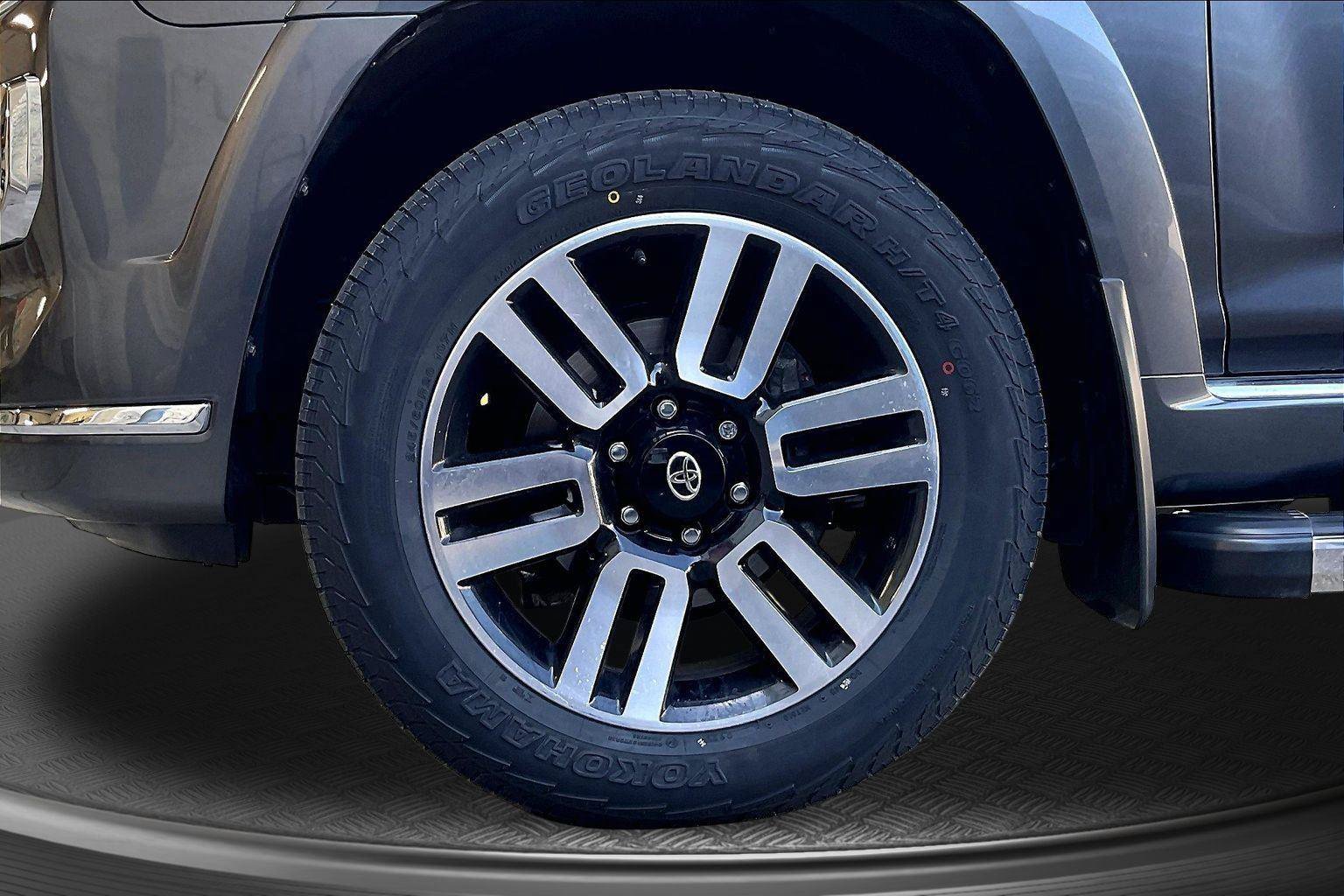 Used 2023 Toyota 4Runner Limited AWD/4WD image 9