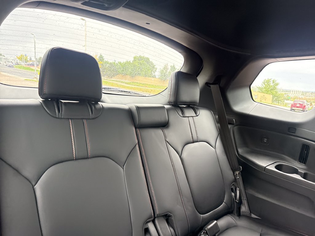 Used 2025 Honda Pilot TrailSport image 27