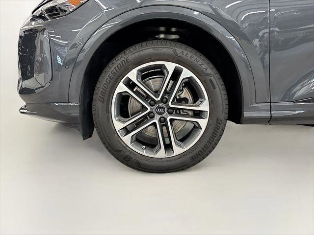 Certified 2025 Audi Q5 Premium w/ Convenience Package image 23