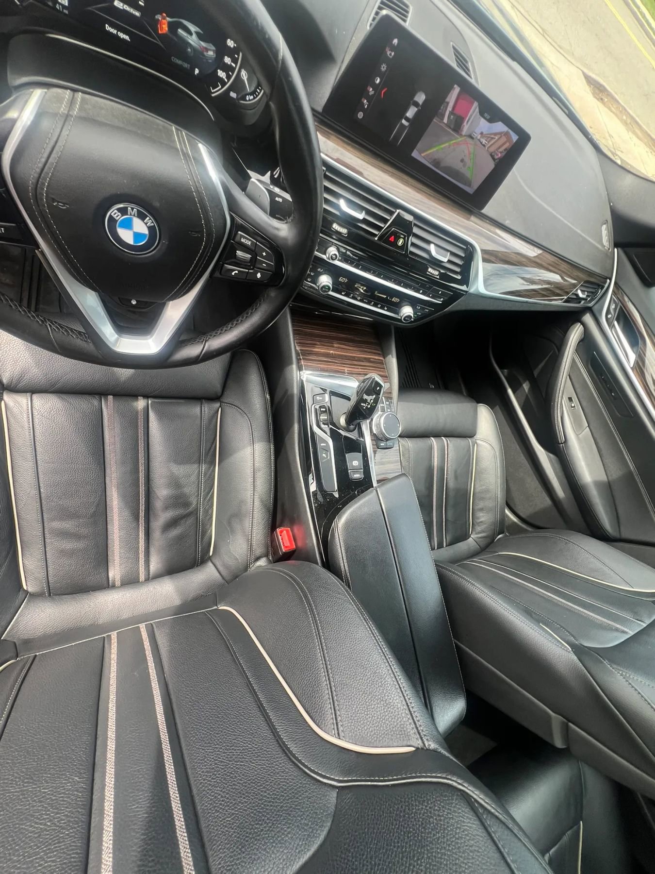 Used 2019 BMW 530e xDrive w/ Convenience Package image 25