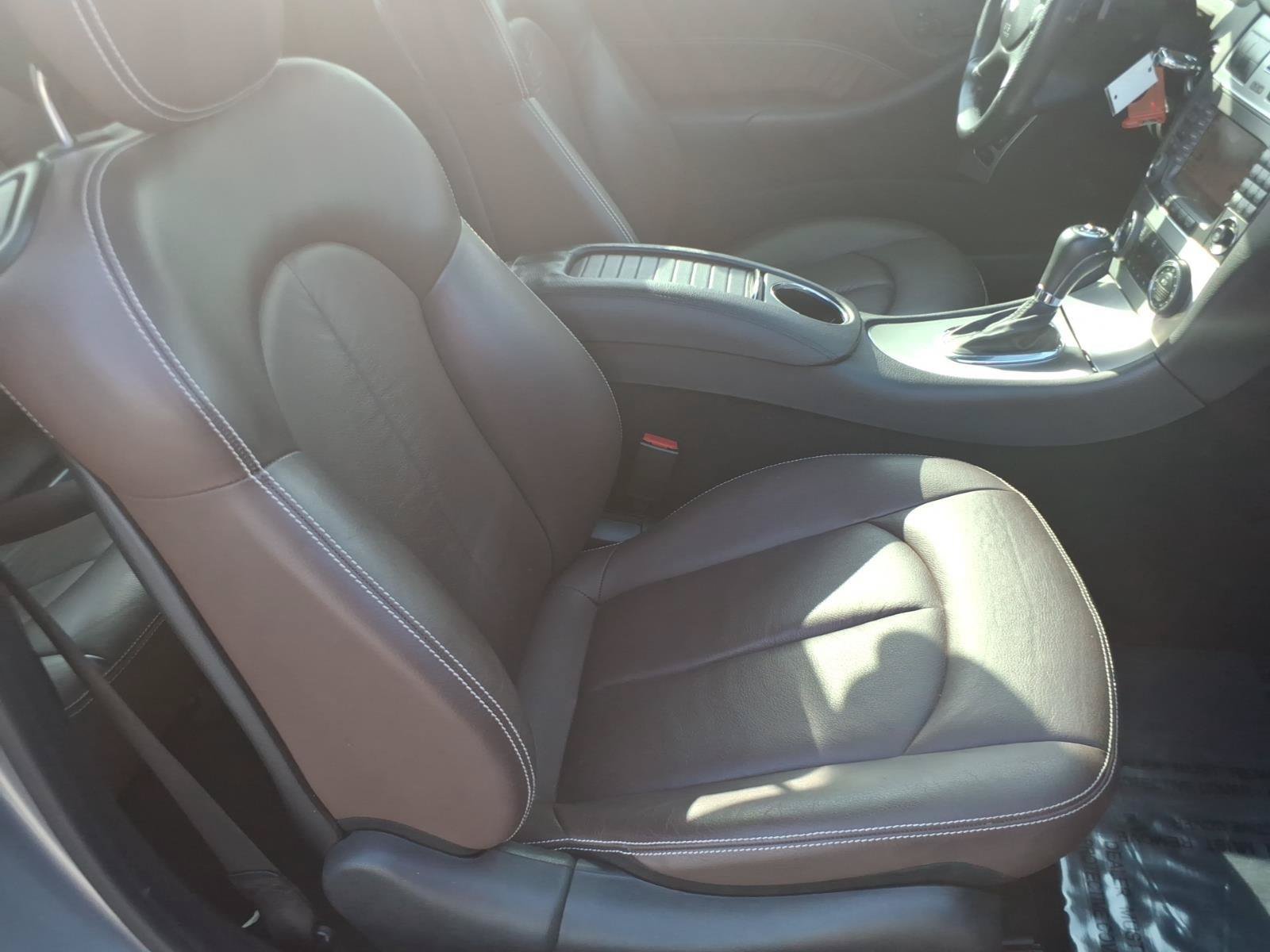 Used 2009 Mercedes-Benz CLK 350 Coupe image 23
