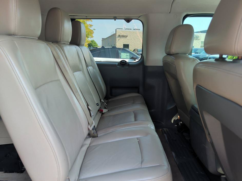 Used 2013 Nissan NV 3500 SL w/ Technology Pkg RWD image 9