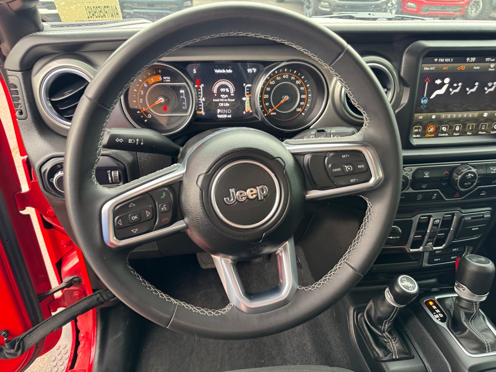 Used 2023 Jeep Wrangler Unlimited Sahara AWD/4WD image 12
