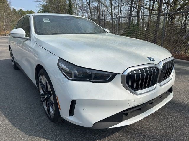Used 2025 BMW i5 xDrive40 w/ Premium Package image 10