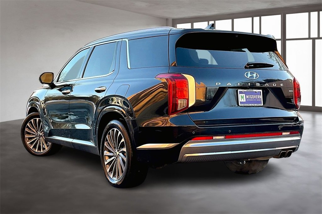 Used 2024 Hyundai Palisade Calligraphy image 4