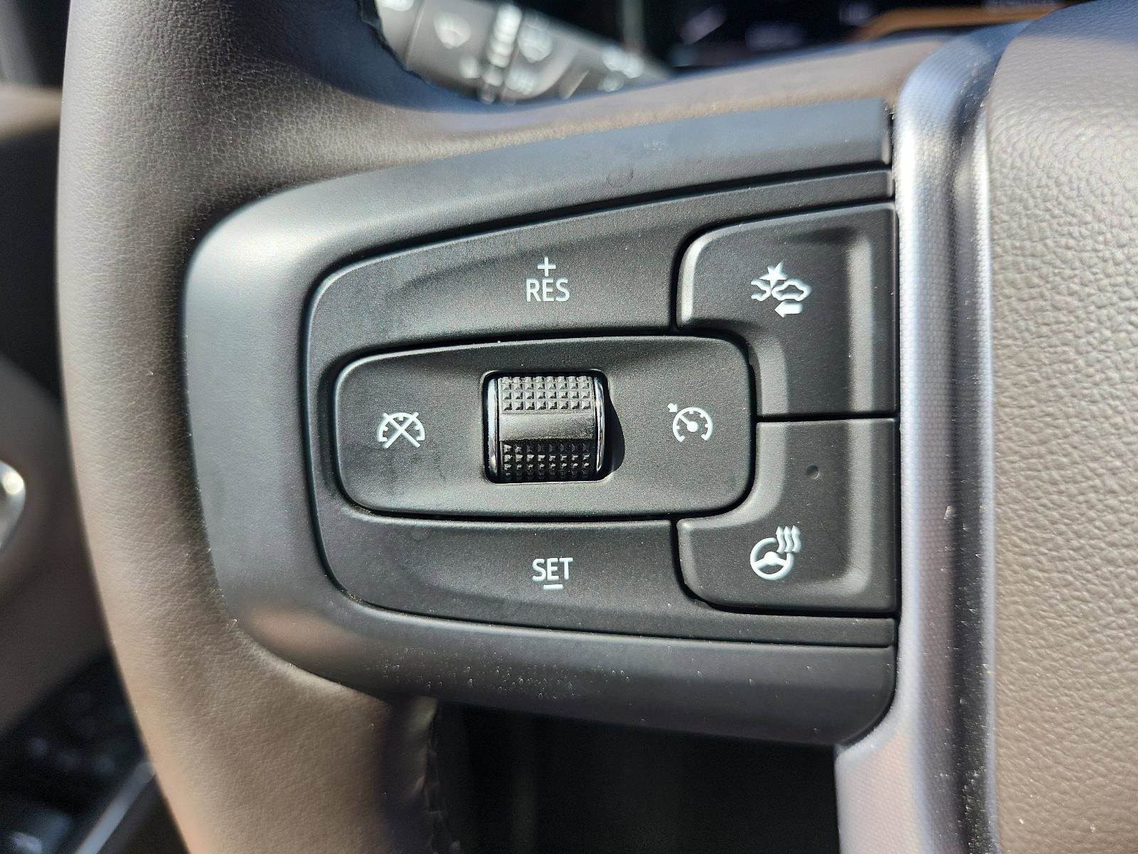 Used 2024 GMC Sierra 3500 SLT w/ SLT Convenience Package image 31