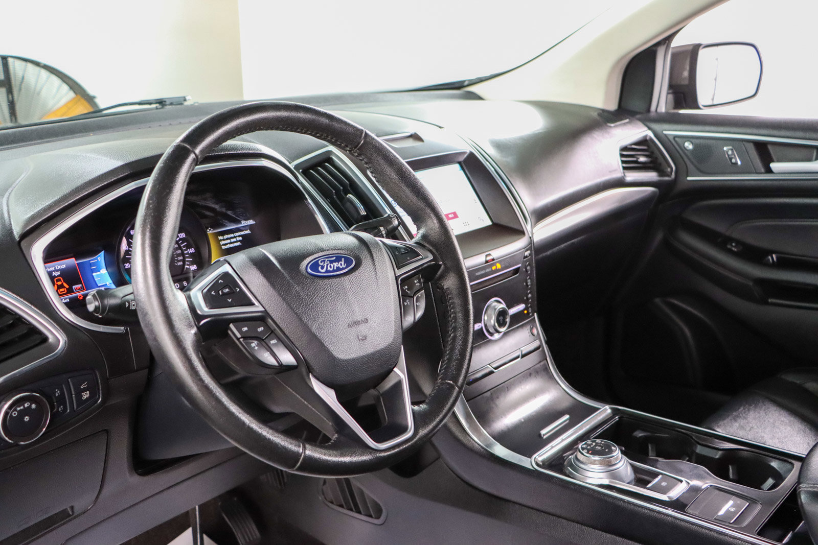 Used 2019 Ford Edge Titanium image 22