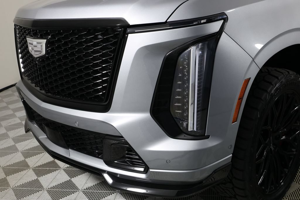 Used 2026 Cadillac Escalade ESV V w/ LPO, ONYX Package AWD/4WD image 45