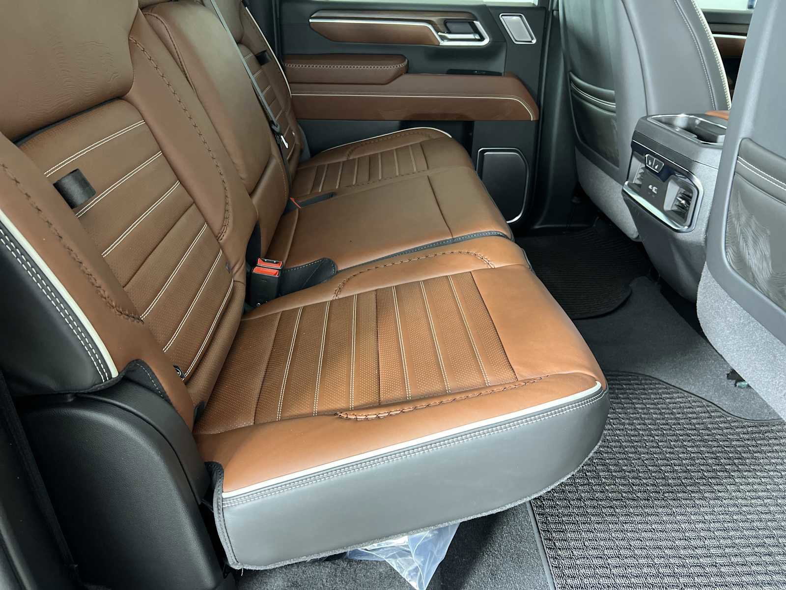New 2026 GMC Sierra 2500 Denali Ultimate AWD/4WD image 17