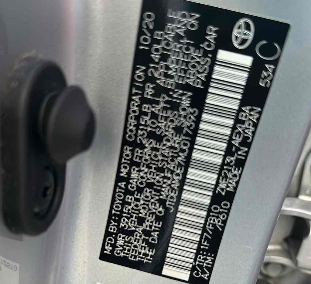 Used 2021 Toyota Corolla LE image 9