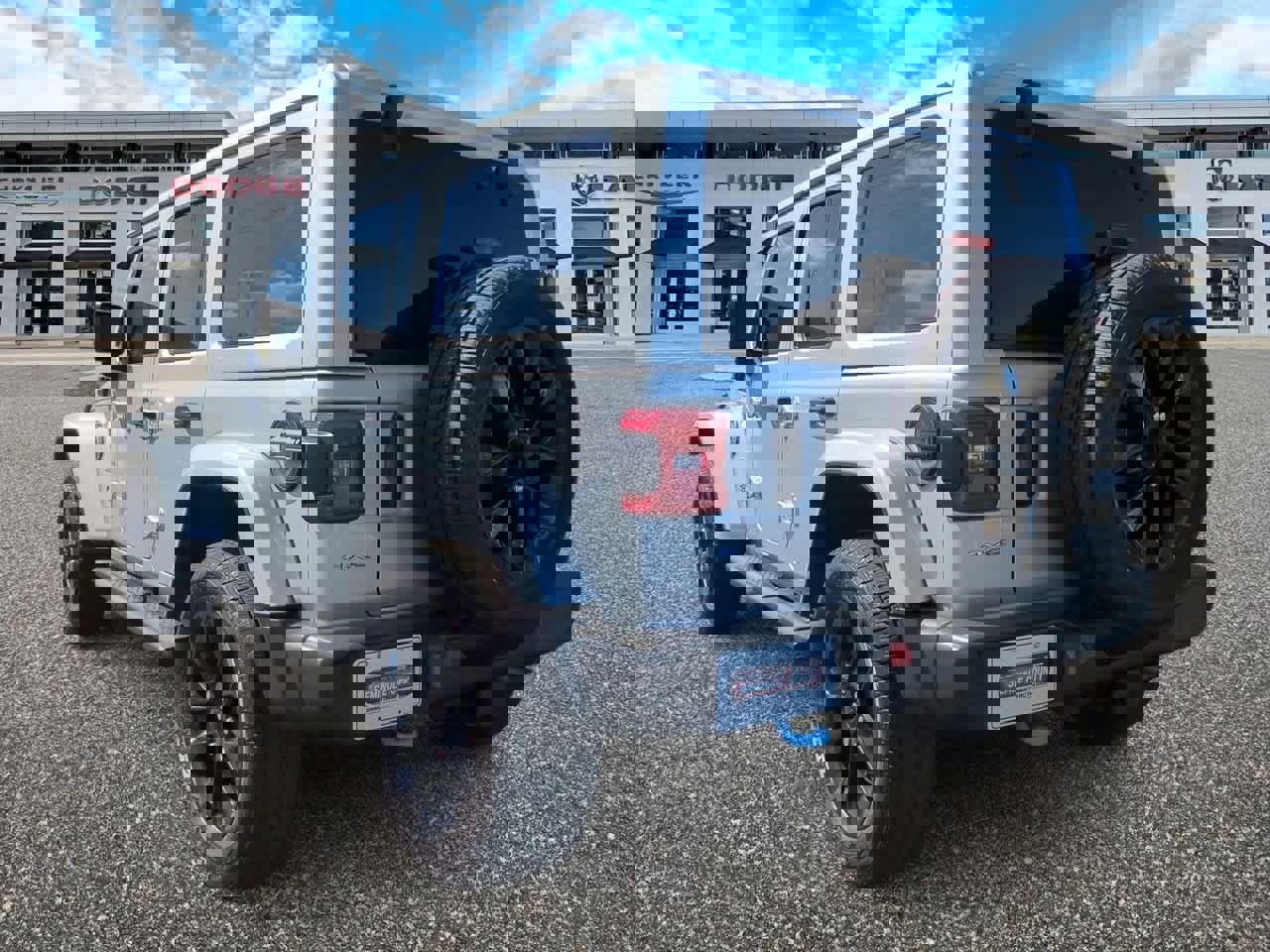 Used 2023 Jeep Wrangler Sahara image 6