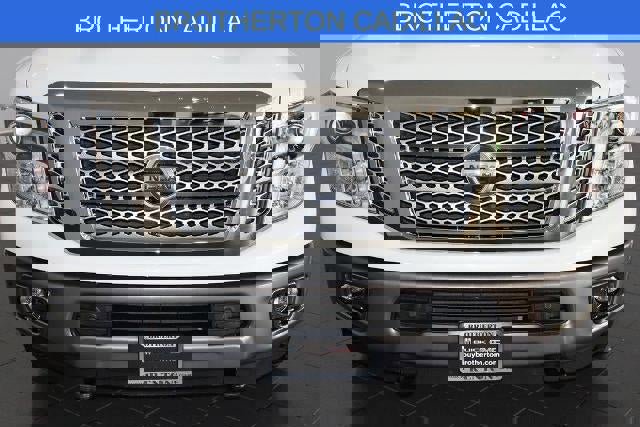 Used 2018 Nissan Titan Platinum Reserve w/ Platinum Utility Package image 10