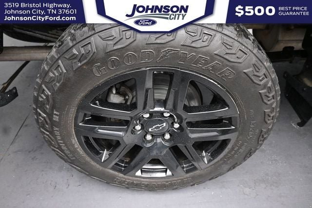 Used 2021 Chevrolet Silverado 1500 Custom Trail Boss w/ Midnight Edition AWD/4WD image 17