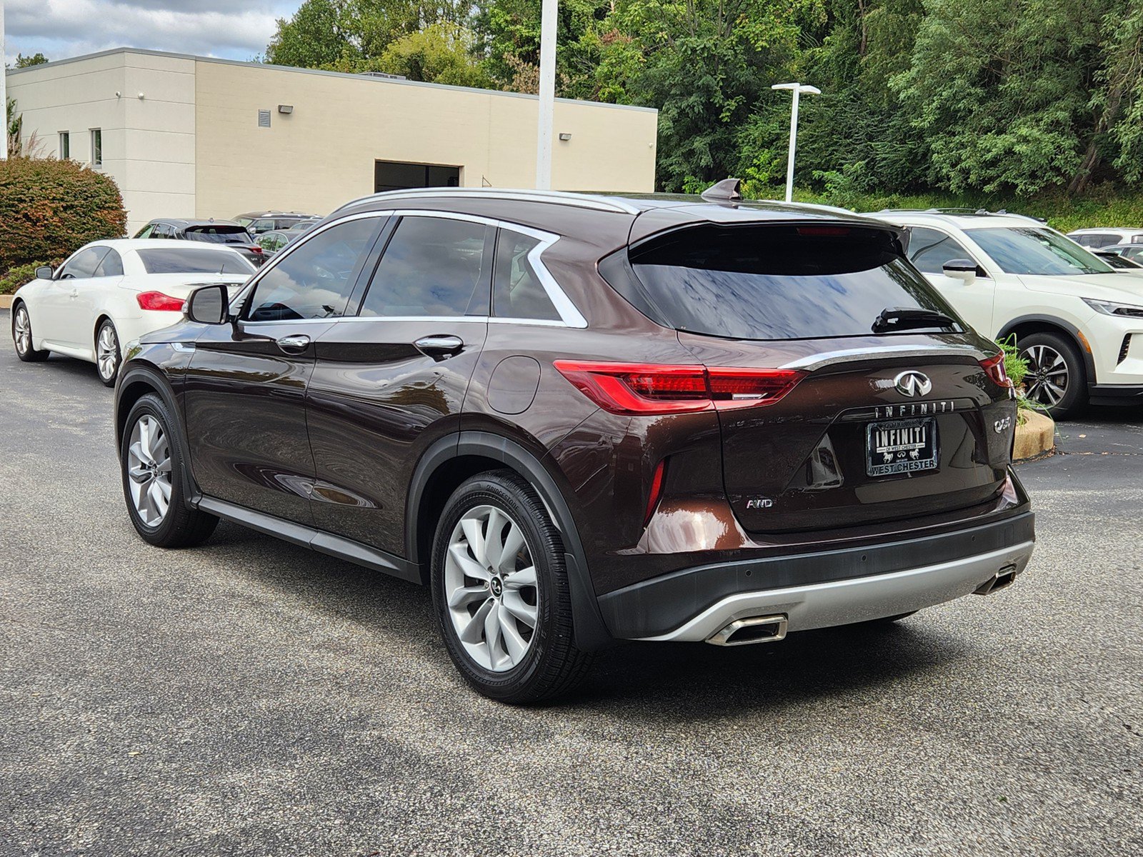 Certified 2020 INFINITI QX50 Luxe w/ Navigation Package AWD/4WD image 3