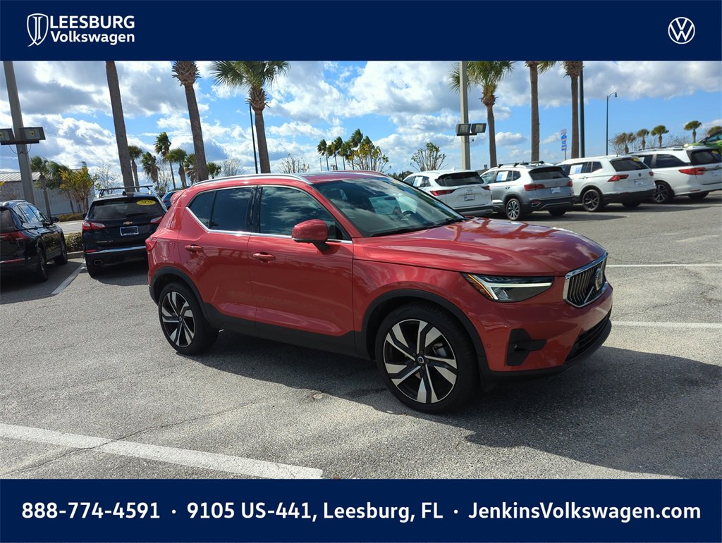 Used 2023 Volvo XC40 B4 Plus w/ Driver Assist Package image 1