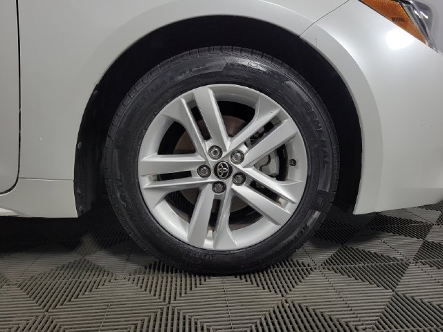 Used 2021 Toyota Corolla SE w/ SE Preferred Package FWD image 12