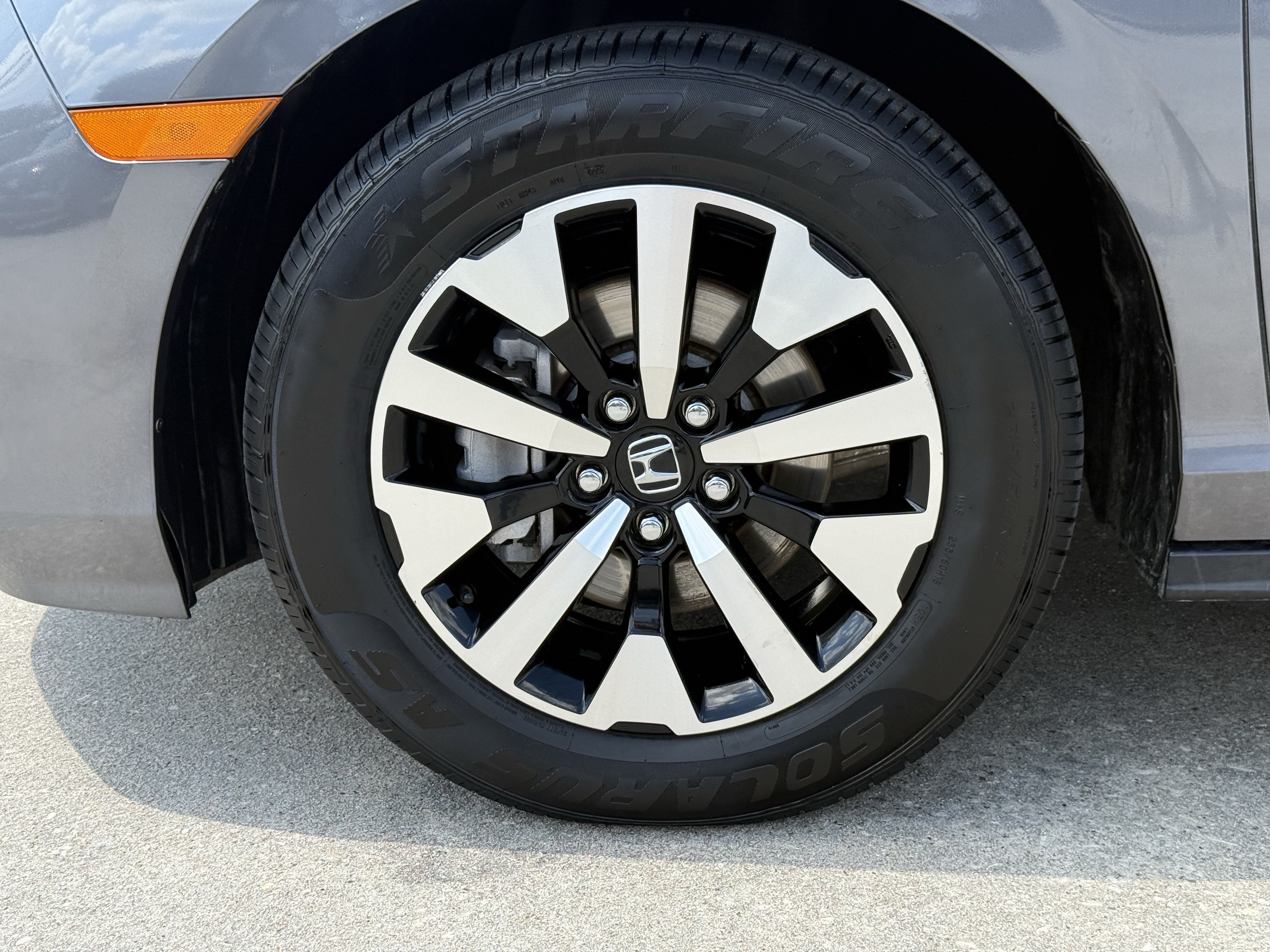 Used 2025 Honda Odyssey EX-L image 12